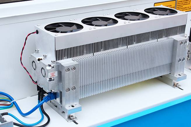 RF CO2 laser source