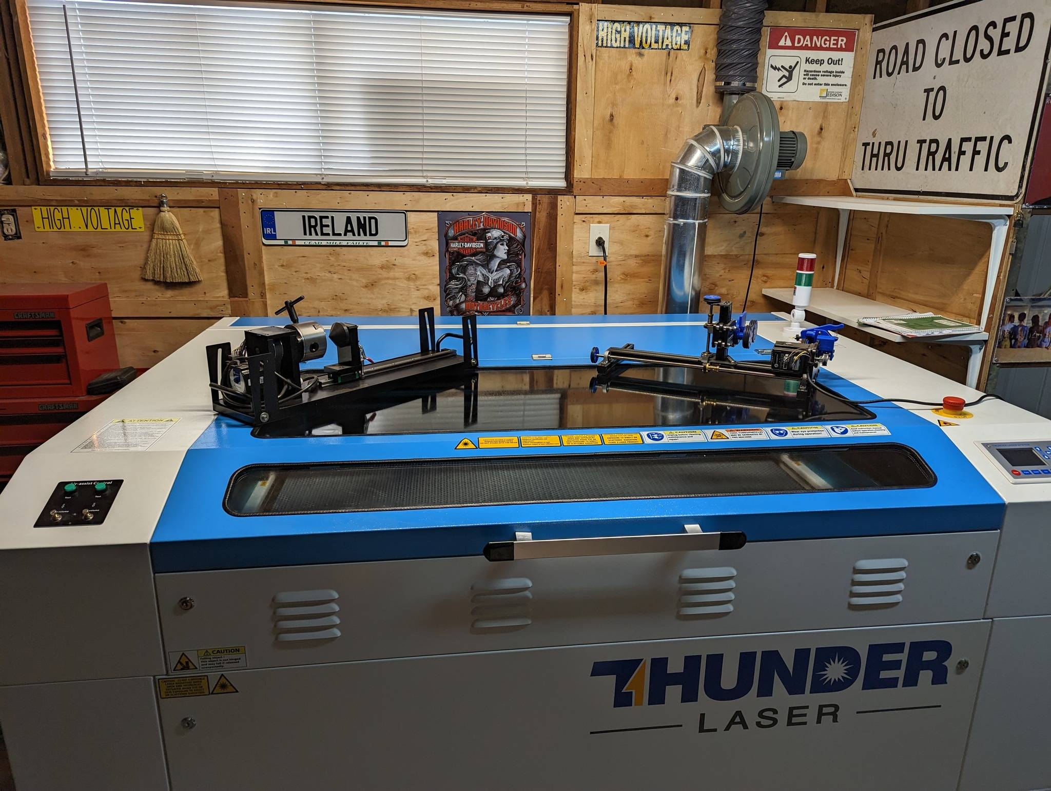 Laser rotary attachment for cylindrical engraving