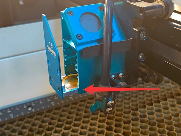bolt 1.5 inch lens place