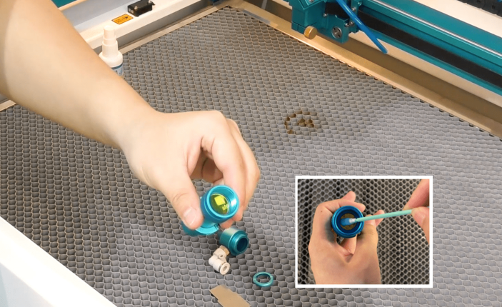 Inspecting and cleaning focus lens