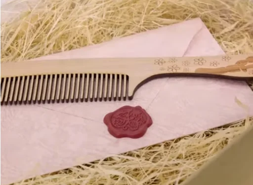 laser cutting Mother's Day comb show