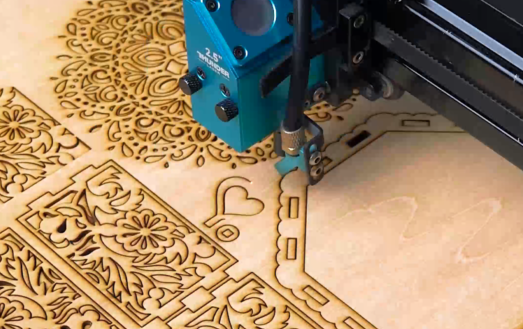 Laser cutting the wedding box
