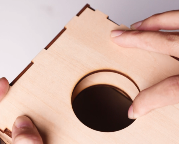 assemble the wine box