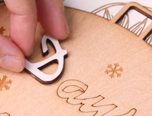 stick parts to the calendar