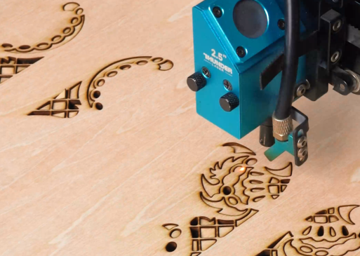 laser cutting the wooden vase