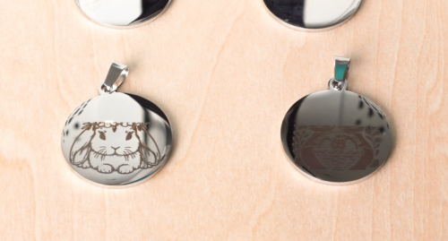 laser marking the keychains